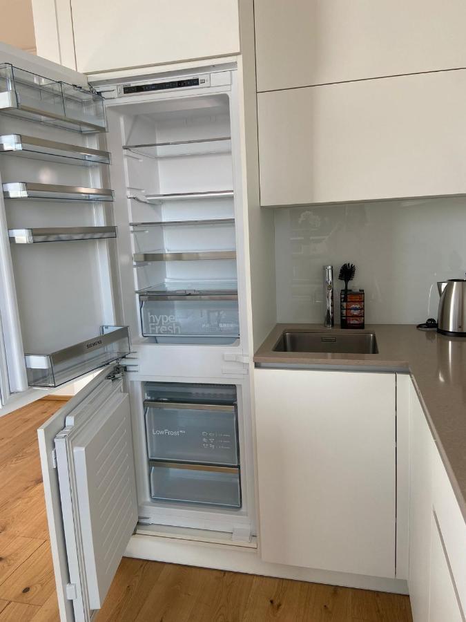 Triiiple Level 22 Mit Balkon Und Tiefgarage Apartment Wien